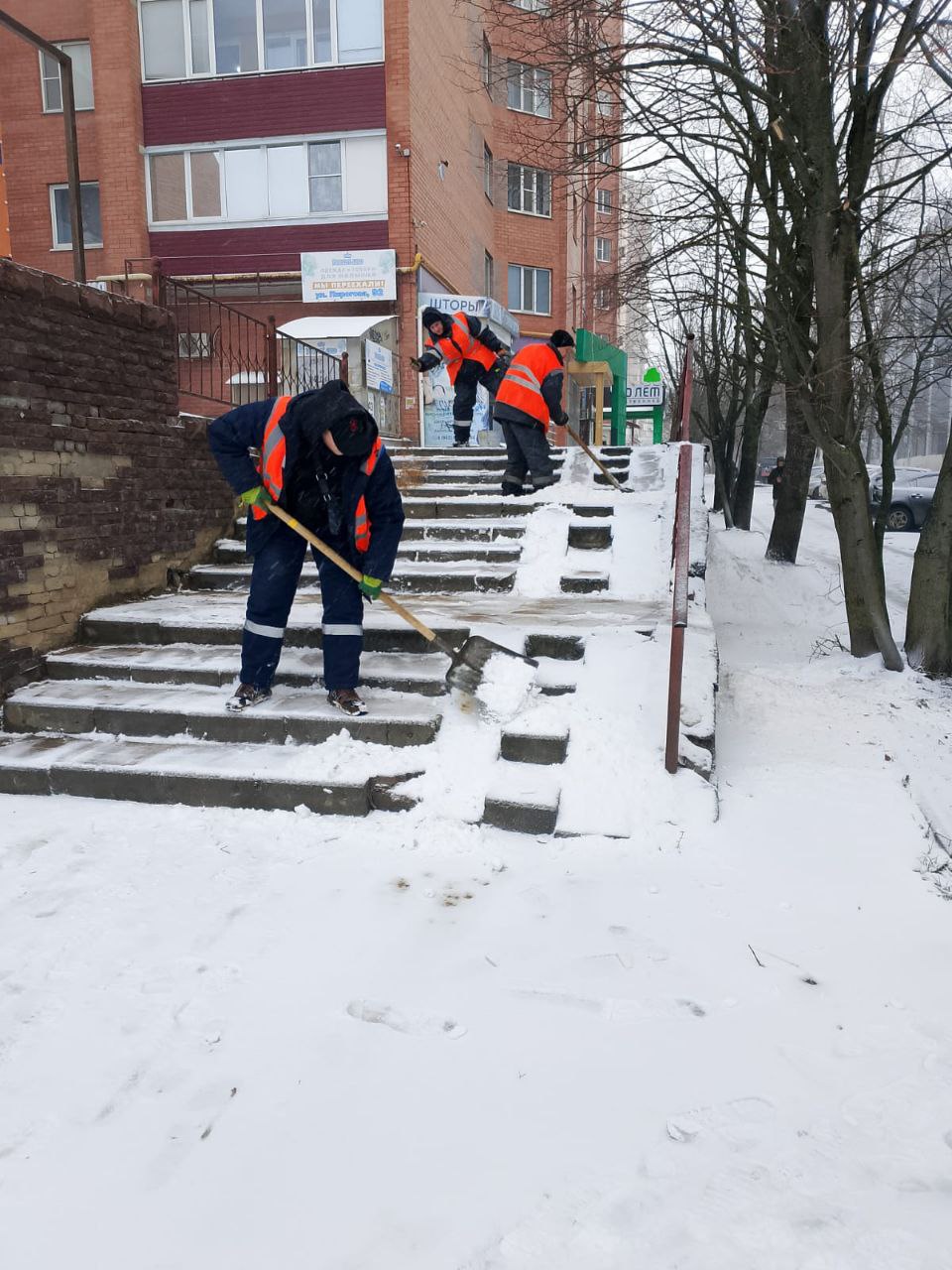 В Ставрополе 271 человек и 162 единицы техники занимаются ликвидацией последствий стихии.