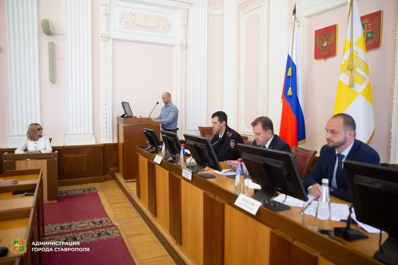 В Ставрополе усилят профилактическую работу с молодежью по гармонизации межнациональных отношений и безопасности в Интернете.
