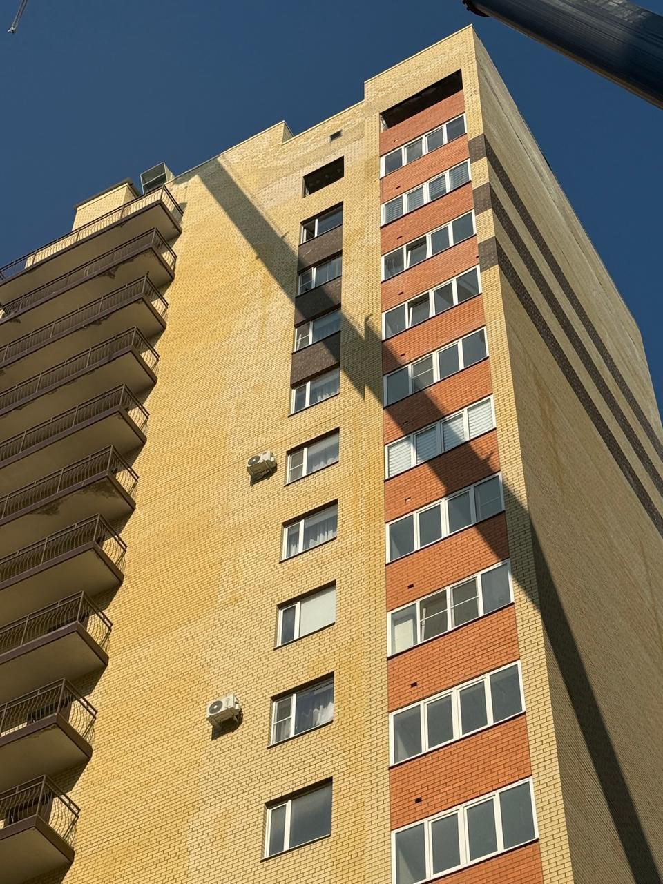 В пострадавшем от взрыва доме № 30/8 на улице Тухачевского завершается восстановление разрушенных квартир.