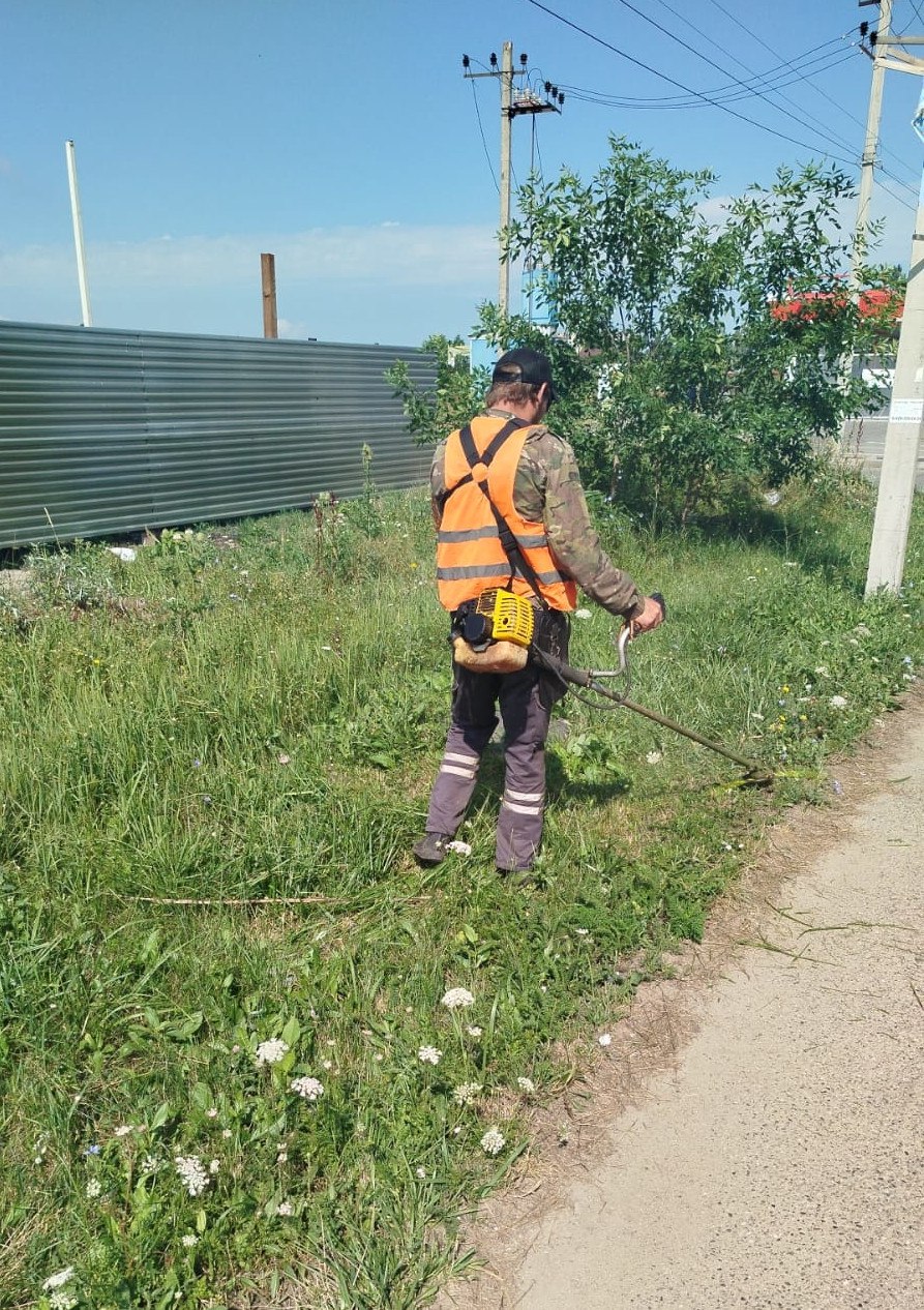 В Ставрополе от буйной растительности избавили около 2 миллионов квадратных метров городских территорий.