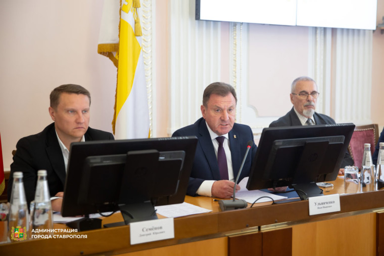 В Ставрополе введен режим ЧС. В Ставрополе введен режим ЧС.