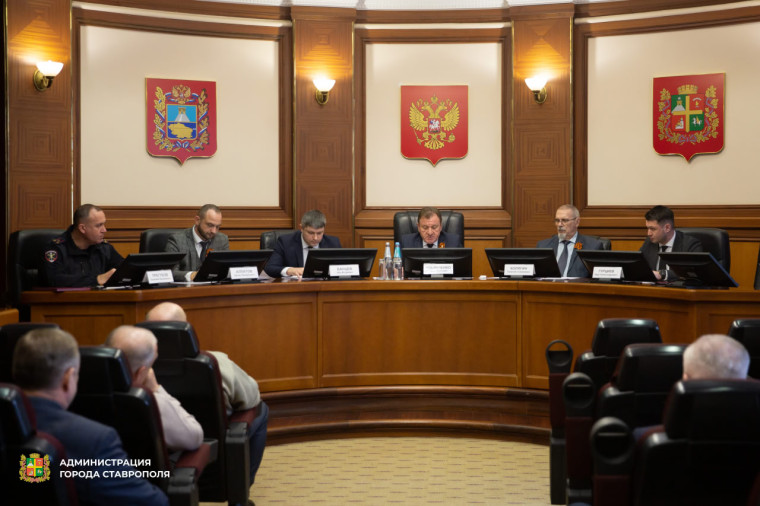 Усилить охрану городских объектов промышленности поручил глава Ставрополя. Усилить охрану городских объектов промышленности поручил глава Ставрополя.