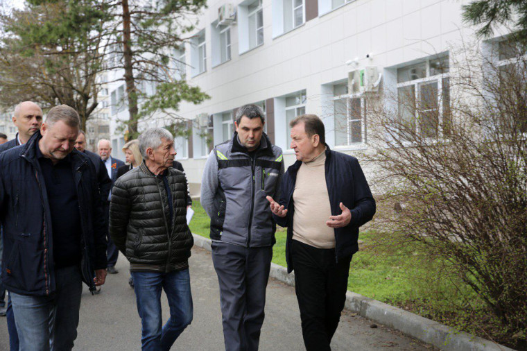 Глава Ставрополя проверил процесс завершения капитального ремонта в городских школах. Глава Ставрополя проверил процесс завершения капитального ремонта в городских школах.